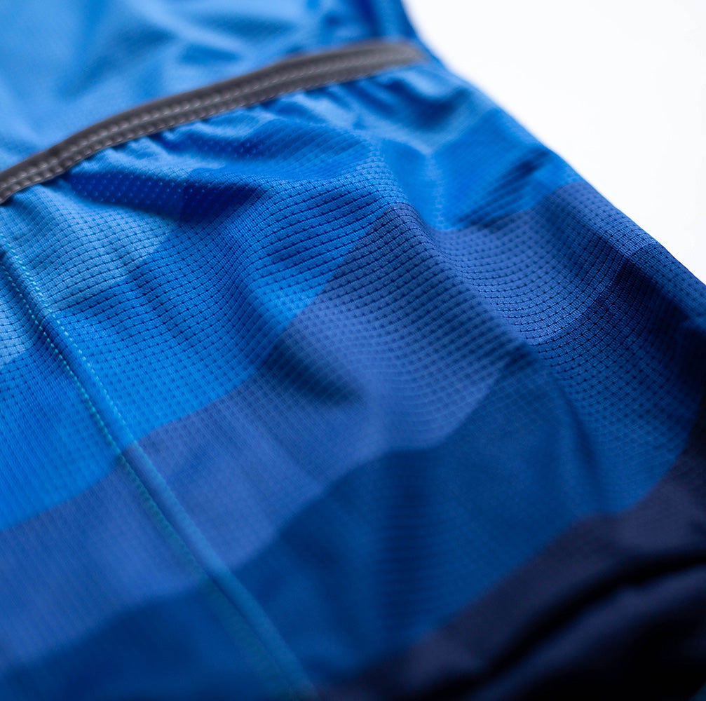 REFLECTIVE BINDING ABOVE THE REAR POCKETS